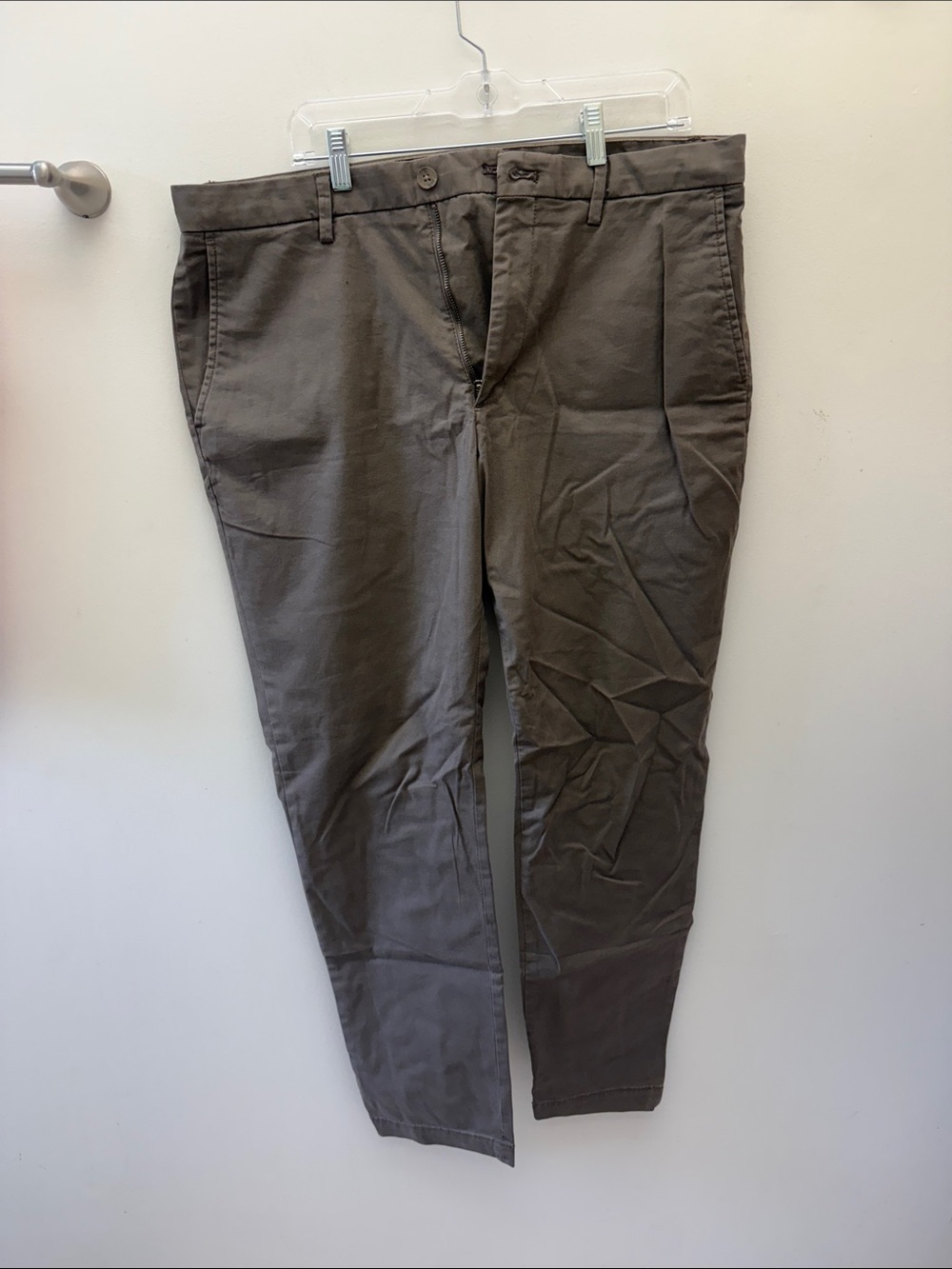 Banana Republic Men's Chinos in Olive